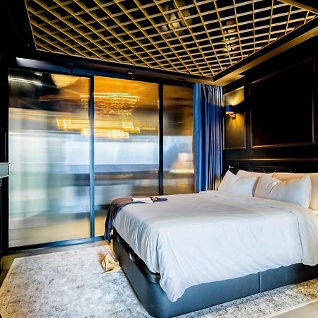 Suite Shibari By Justine Apartments Sobria Elegante Y Pecaminosa Apartamento Turistico En Madrid Rio Exterior foto