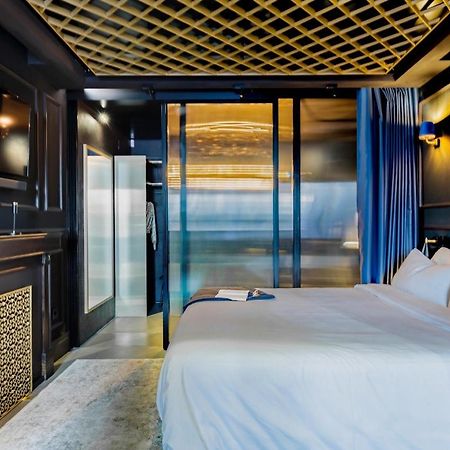 Suite Shibari By Justine Apartments Sobria Elegante Y Pecaminosa Apartamento Turistico En Madrid Rio Exterior foto